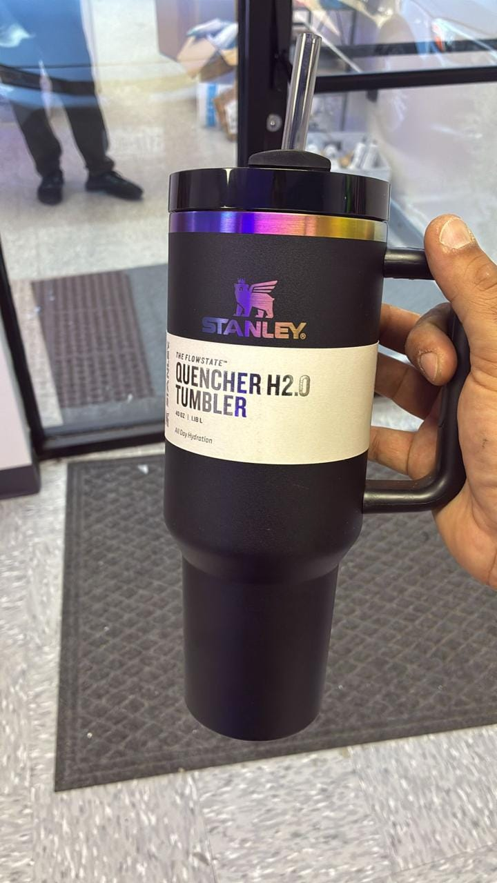 STANLEY Quencher H2.0 FlowState Tumbler 40oz Black